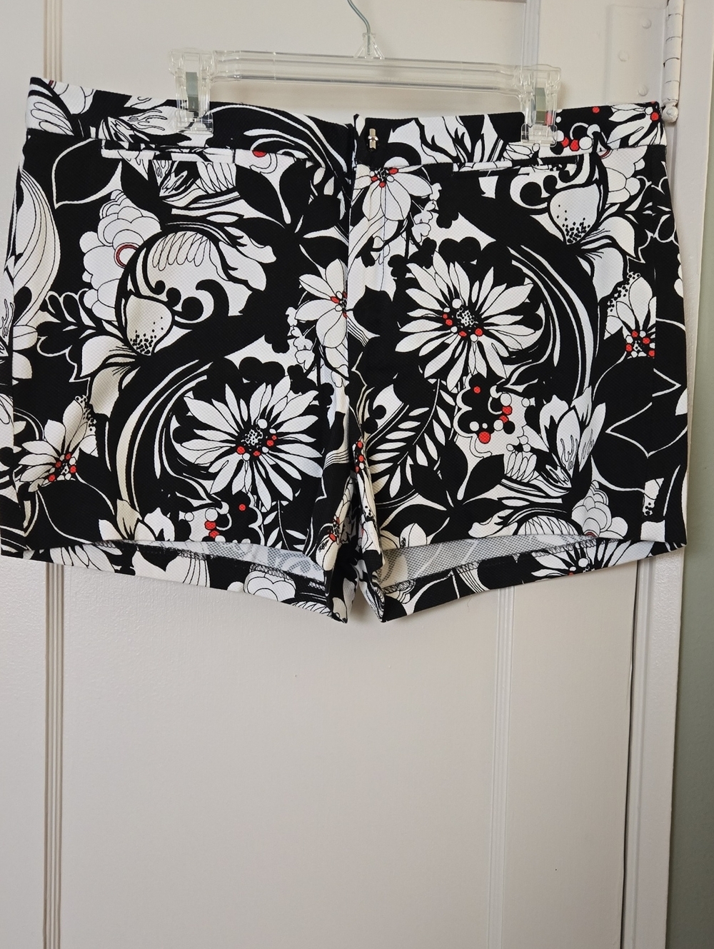 Tommy Hilfiger Black And White With Red Berries